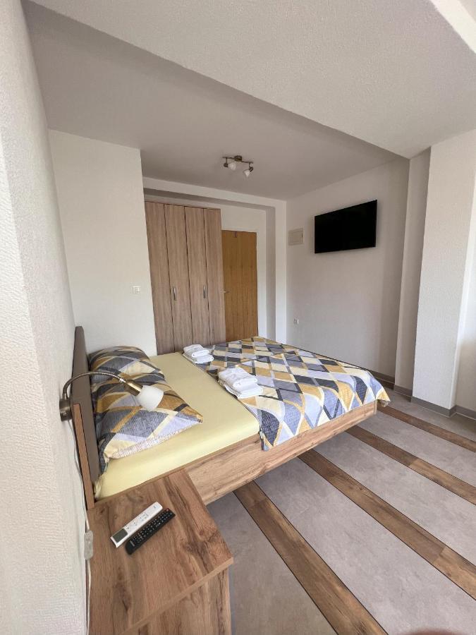 Apartmani Palme Funtana Dış mekan fotoğraf