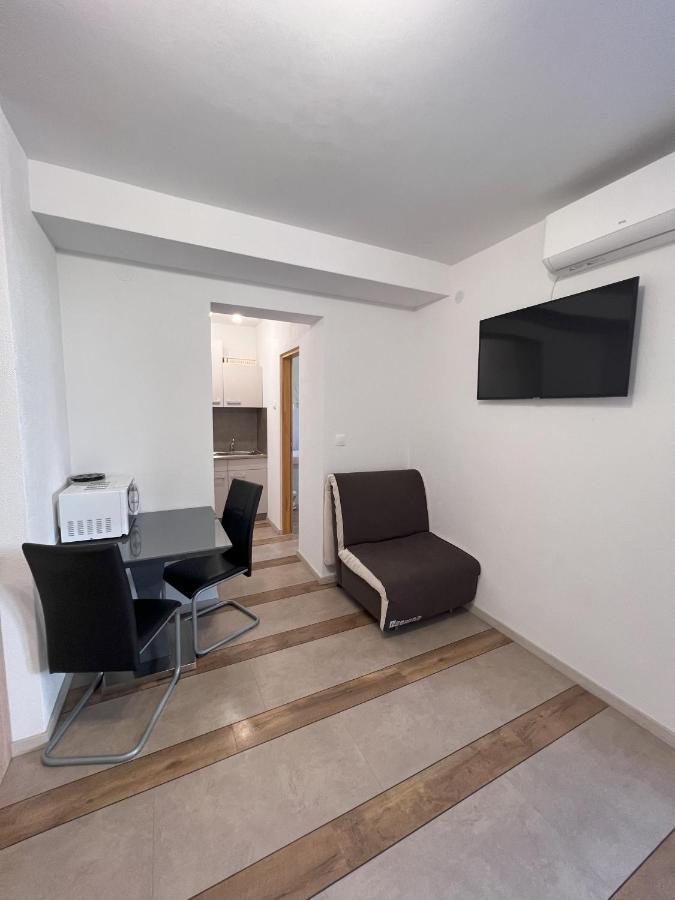 Apartmani Palme Funtana Dış mekan fotoğraf