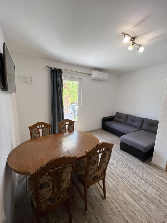 Apartmani Palme Funtana Dış mekan fotoğraf